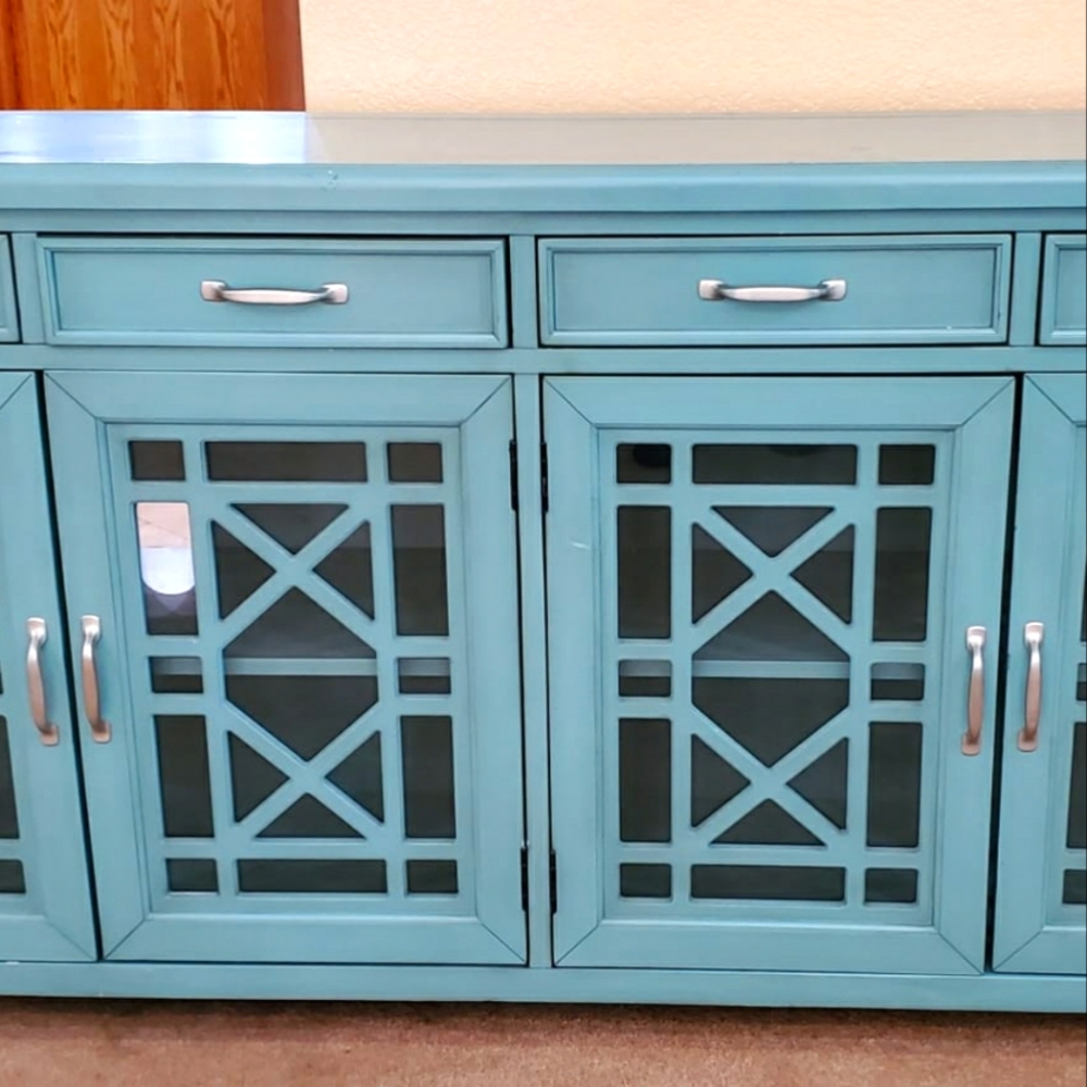 Credenza cabinet